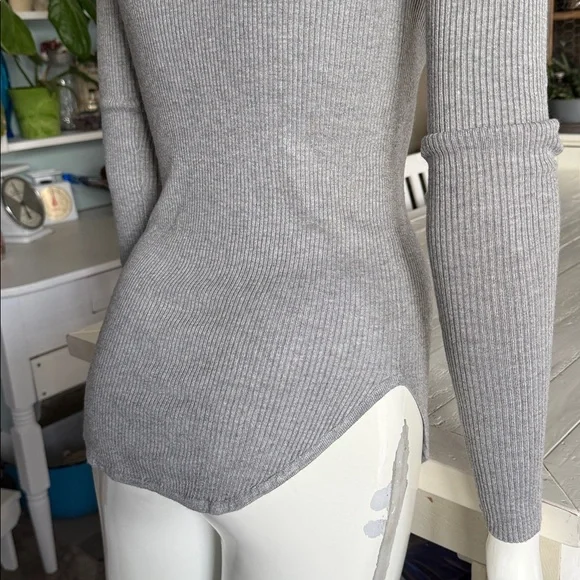 Gray Ribbed Turtleneck Sweater - Picture 5 of 6